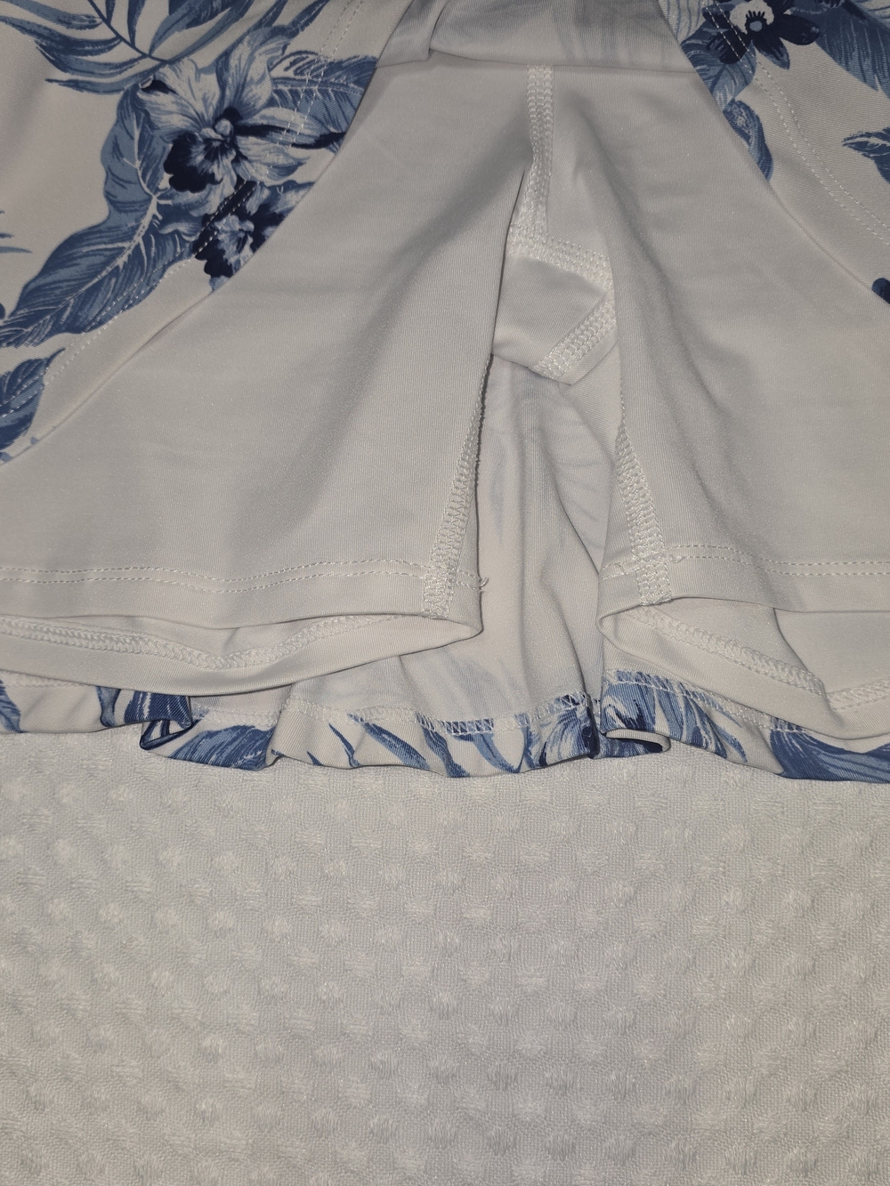 TOMMY BAHAMA TABU JUNGLE PRINT SKORT IN WHITE & BLUE RUFFLE HEM GOLF TENNIS LG - Picture 6 of 8